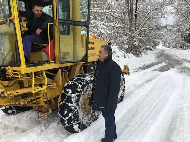 Σε ώρα μάχης για τον αποχιονισμό στα ορεινά Στεφανινά