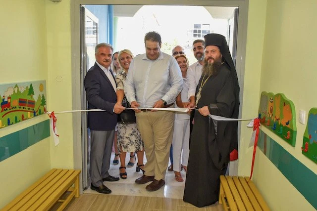 Στα εγκαίνια του δημοτικού παιδικού σταθμού στο Σταυρό από τον υπουργό Εσωτερικών Θοδωρή Λιβάνιο