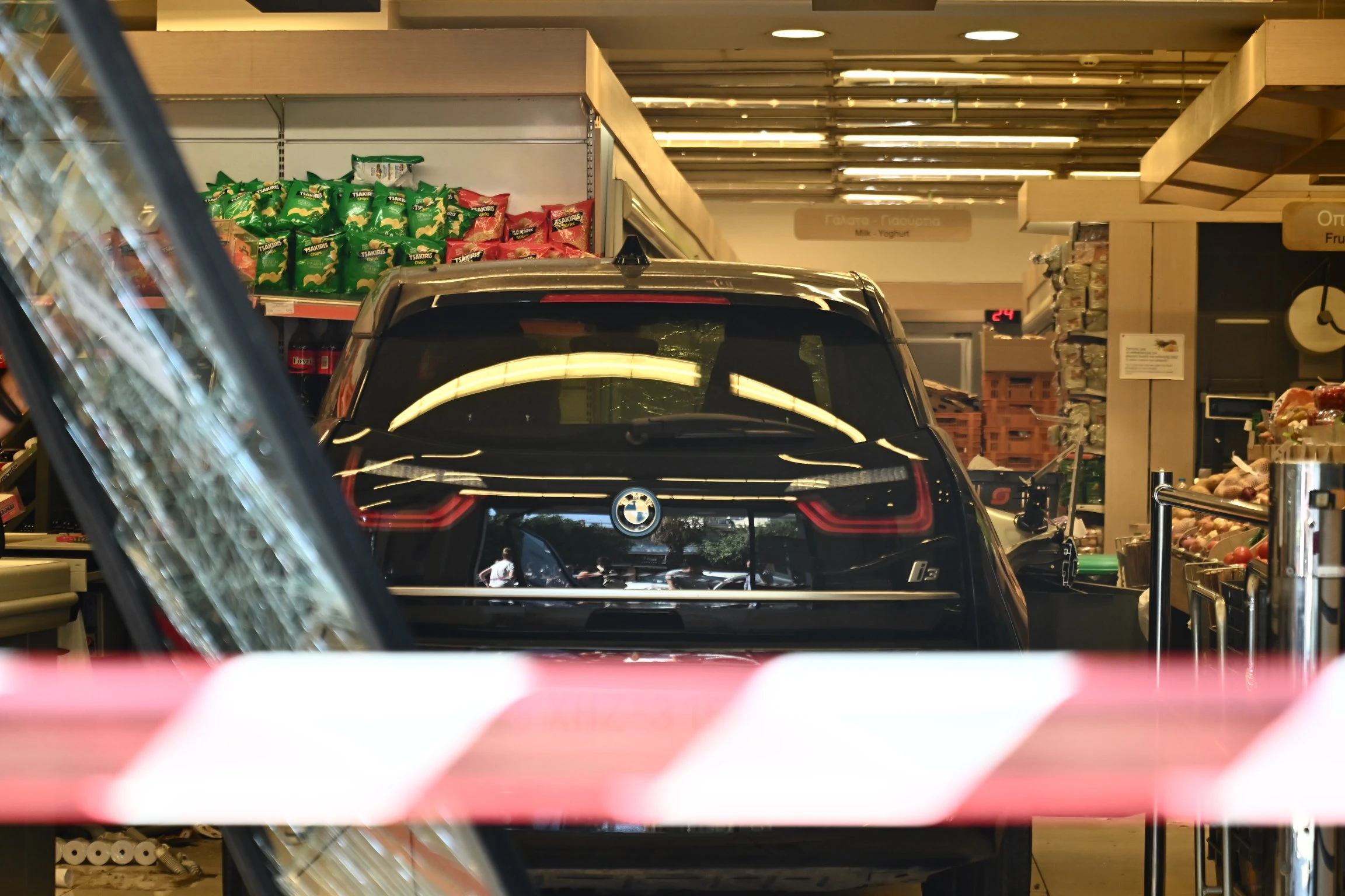 niakaia-amaxi-vitrina-4.jpg?v=0