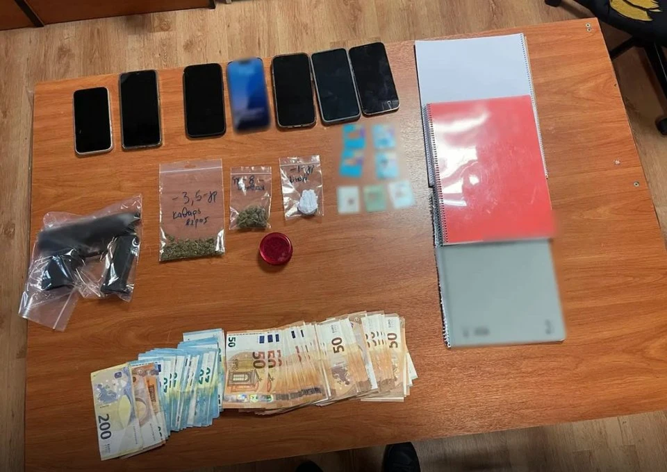 tourkoi-mafiozoi-lefta.jpg?v=0