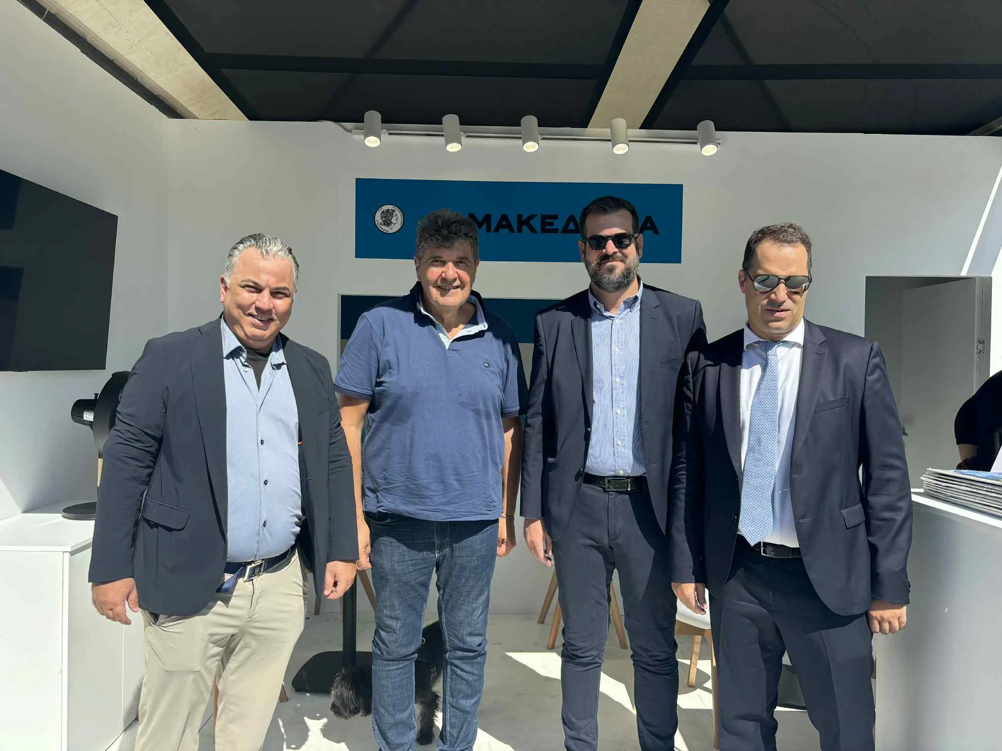 Αριστερά ο Ν. Μπρουζιώτης, στο κέντρο ο Μ. Αλεξανδρίδης και ο Ν. Τακάς και δεξιά ο Θ. Τζιρίτης 