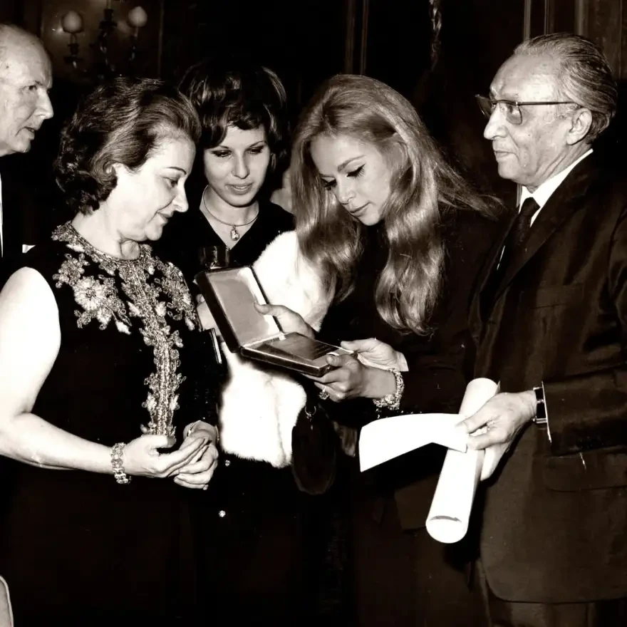 finos-film2.webp?v=0