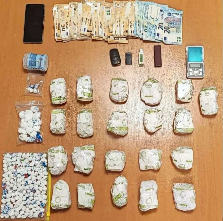 kriti-mafia1.webp?v=0