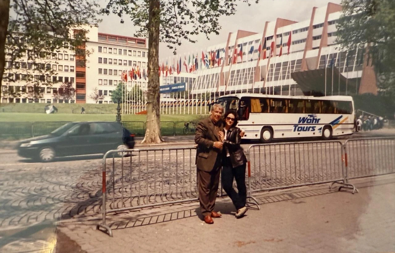 Επίσκεψη με τον πατέρα της στην έδρα του Ευρωπαϊκού Κοινοβουλίου στο Στρασβούργο