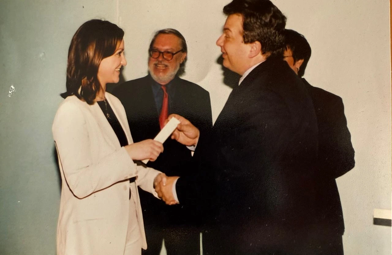 Στην Κομοτηνή, παραλαβάνοντας το πτυχίο της Νομικής από το Δημοκρίτειο 