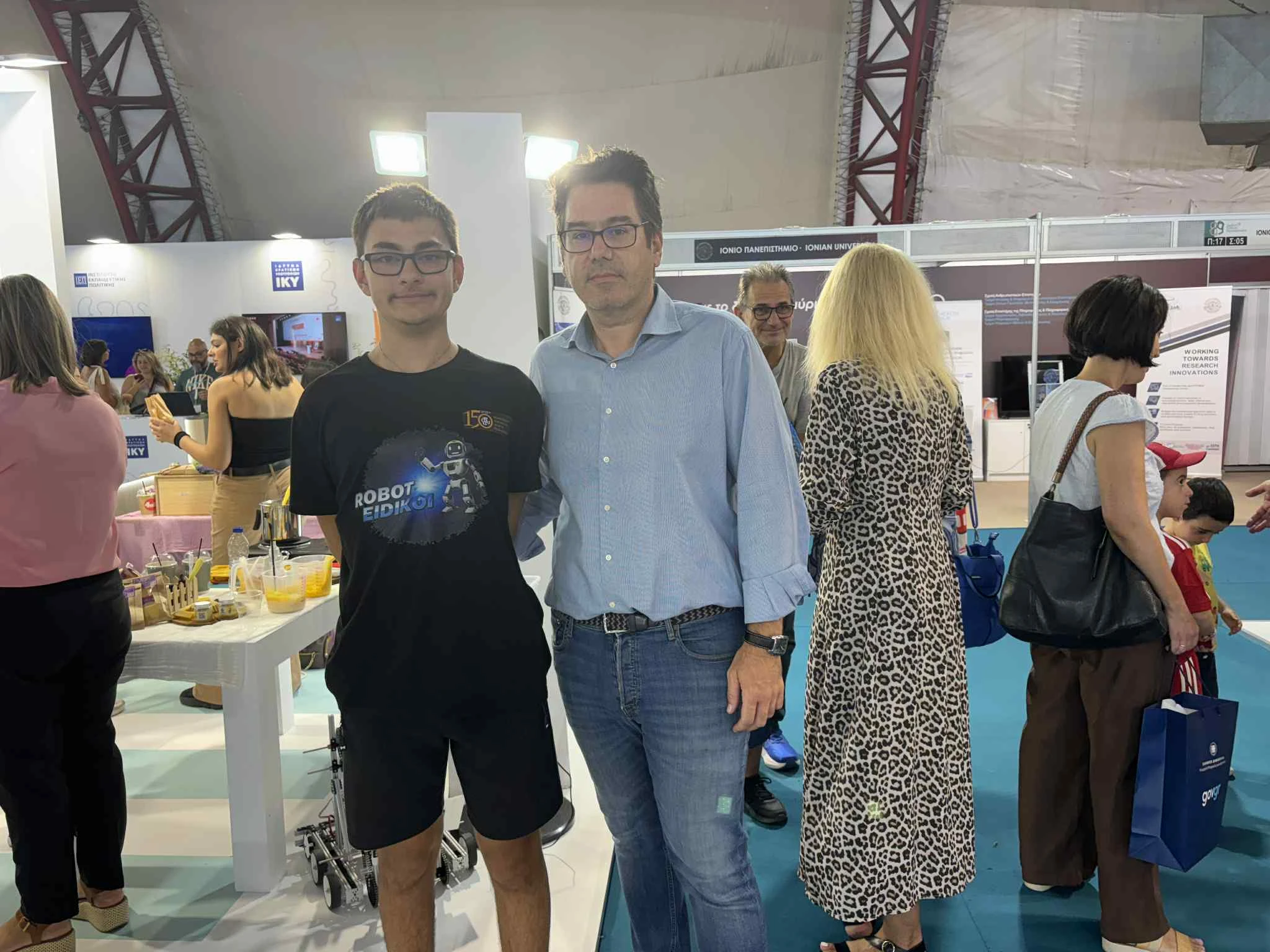 Ο μαθητής Θοδωρής Χάνος και ο καθηγητής Αλέξανδρος Φωτιάδης