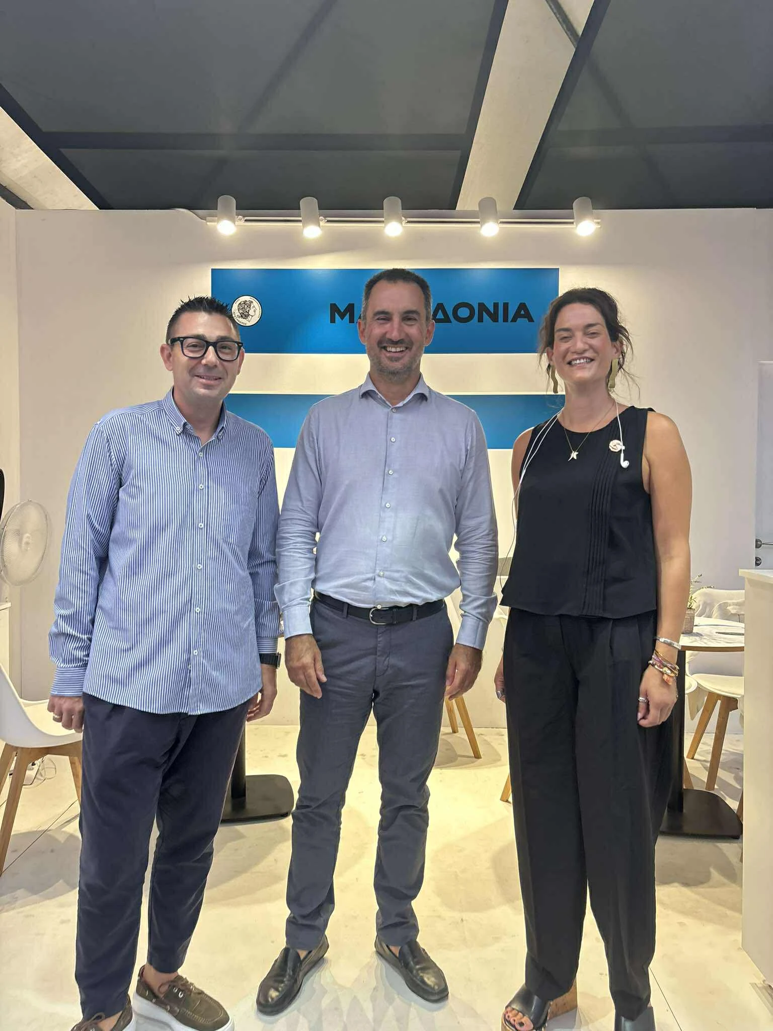 Από δεξιά Β. Στολάκης, στο κέντρο Αλ. Χαρίτσης και Ελ. Καραβασίλη 