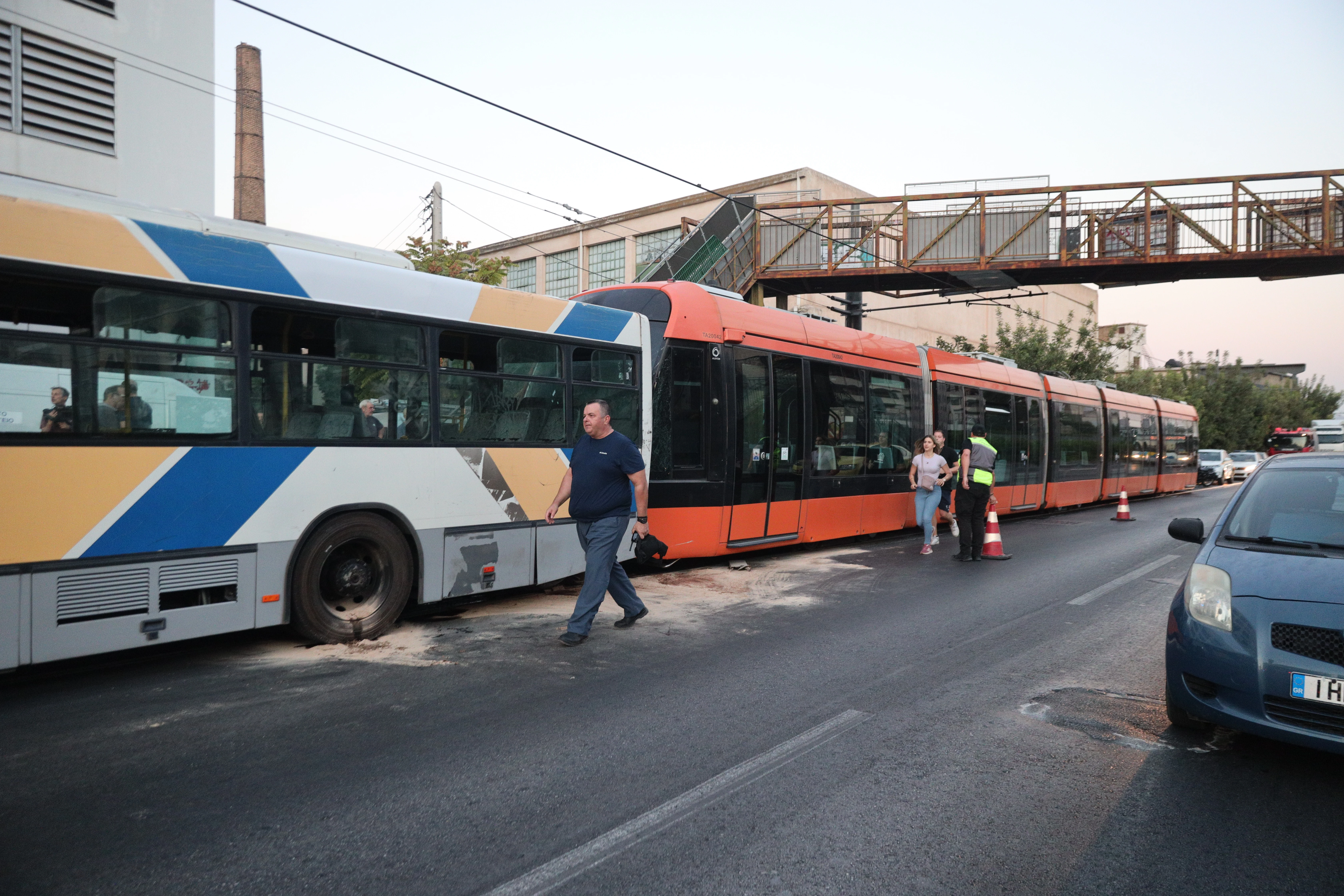 tram-leoforio-peiraias-3.jpg?v=0