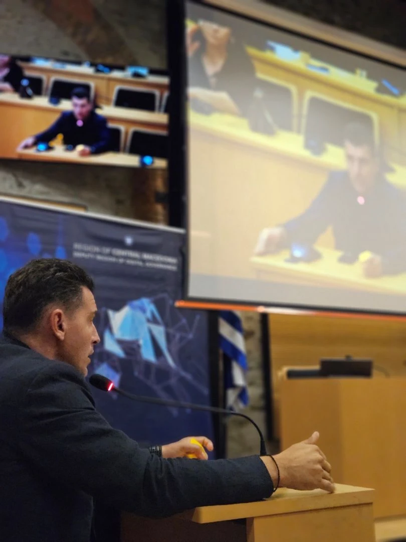 250930-i-antiperifereia-psifiakis-diakivernisis-tis-perifereias-kentrikis-makedonias-sindiorghanose-to-nasa-space-apps-challenge-foto-3.jpg?v=0