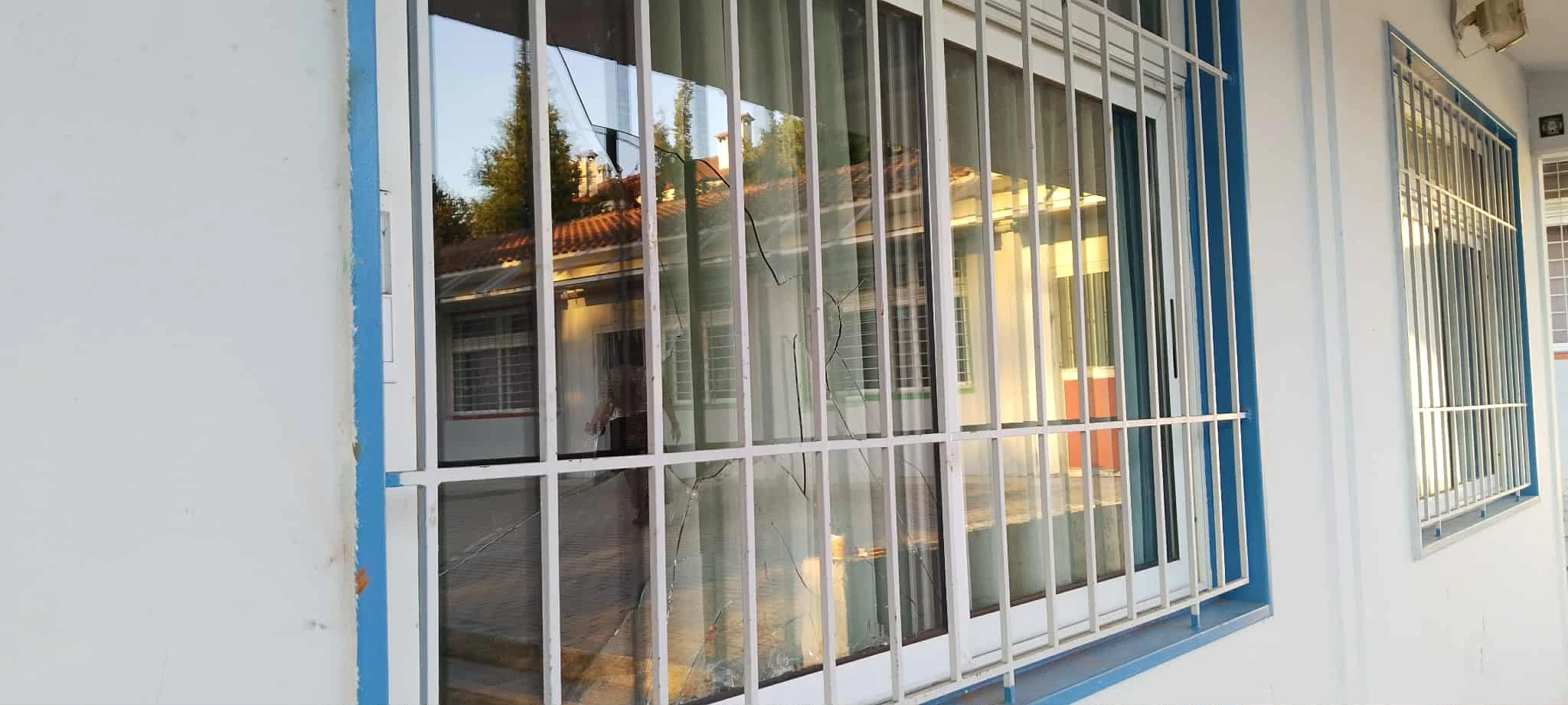 vandalismoi-pefka-2.jfif?v=0