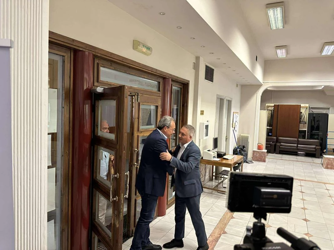 veth-famellos-merelis-septemvrios-20250421.jpg?v=0