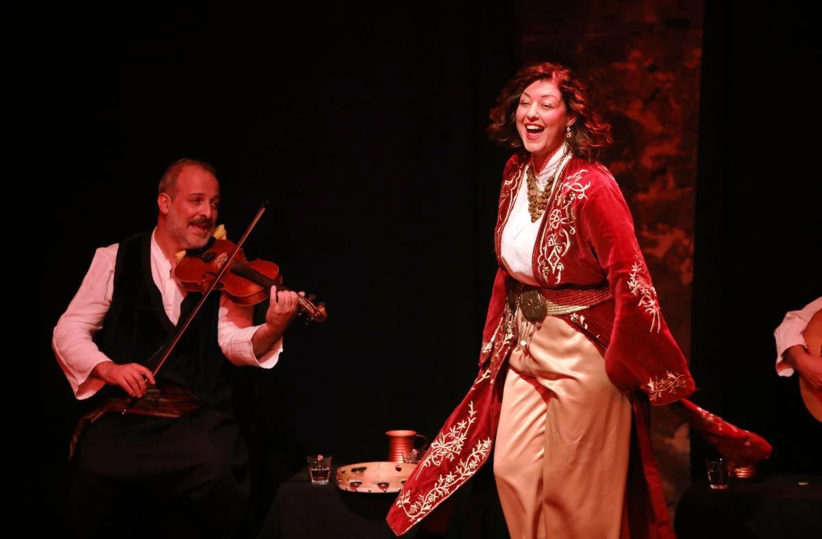 bestofdeals-theatro-sofouli-roza-1.jpg?v=0