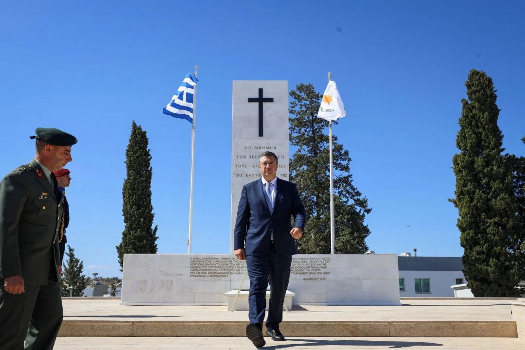 tzitzikostas2.jpg tzitzikostas2.jpg