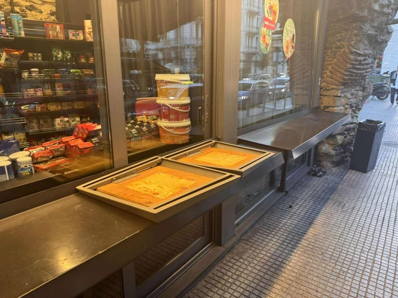 ladadika-katastima-epithesi.jpg ladadika-katastima-epithesi.jpg