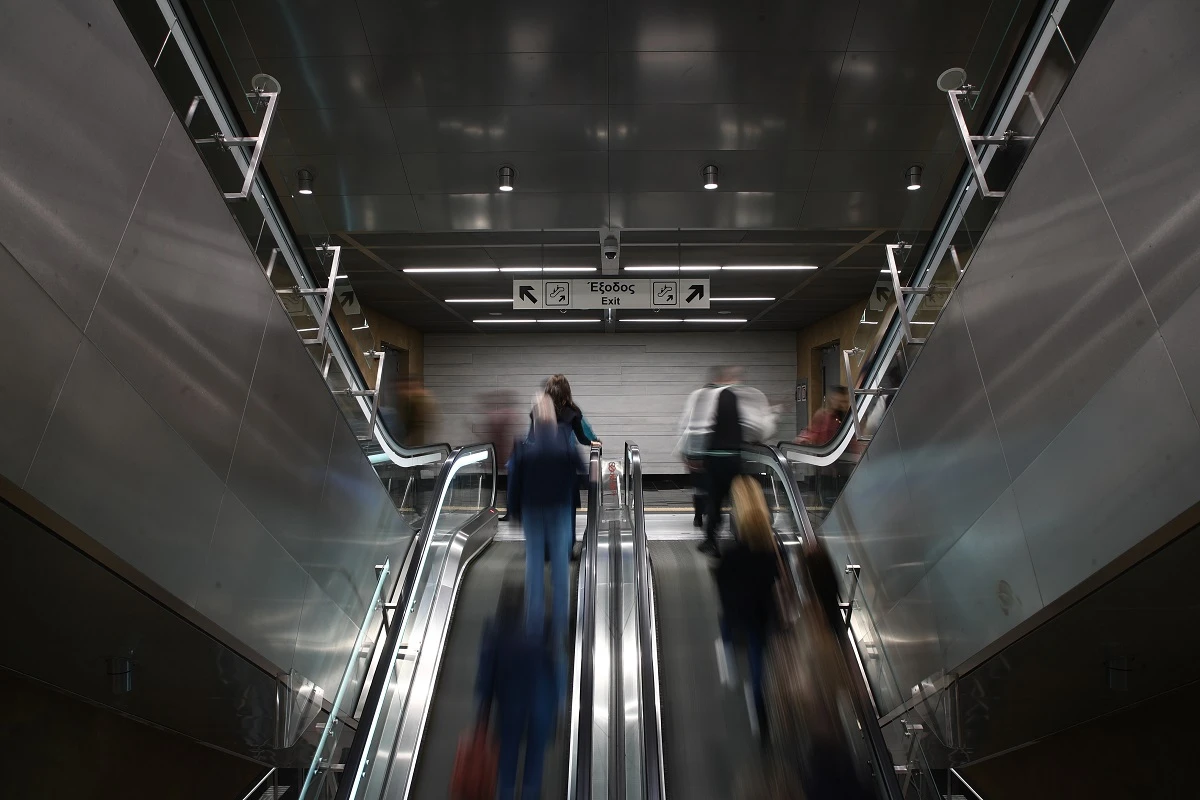 Πολίτες κι επισκέπτες στο Μετρό Θεσσαλονίκης