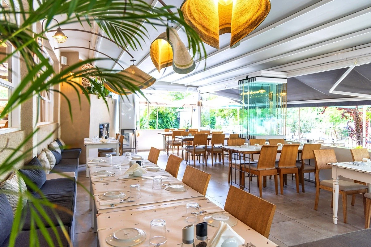 paris-restaurant-2.jpg?v=0