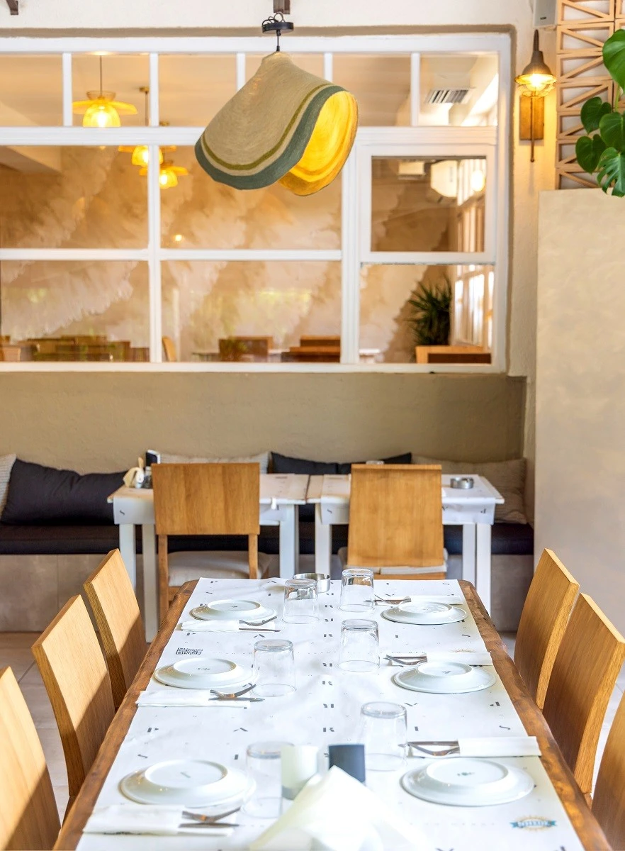 paris-restaurant-4.jpg?v=0