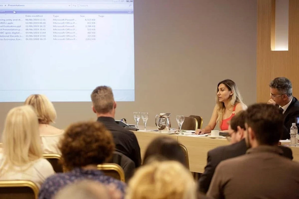 roma-glossa-romani-karagianni-dikigoros-2025-0441.jpg?v=0