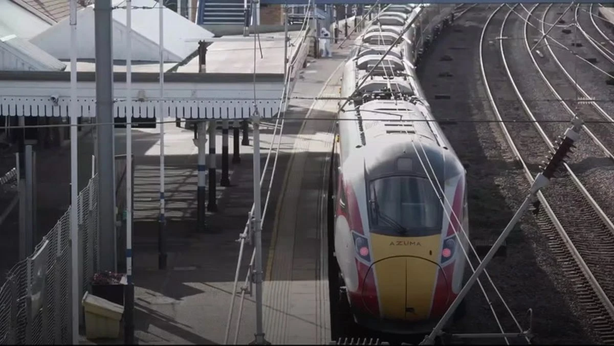 treno-agglia-maxairi-epithesi-noemvrios-2025.jpg?v=0