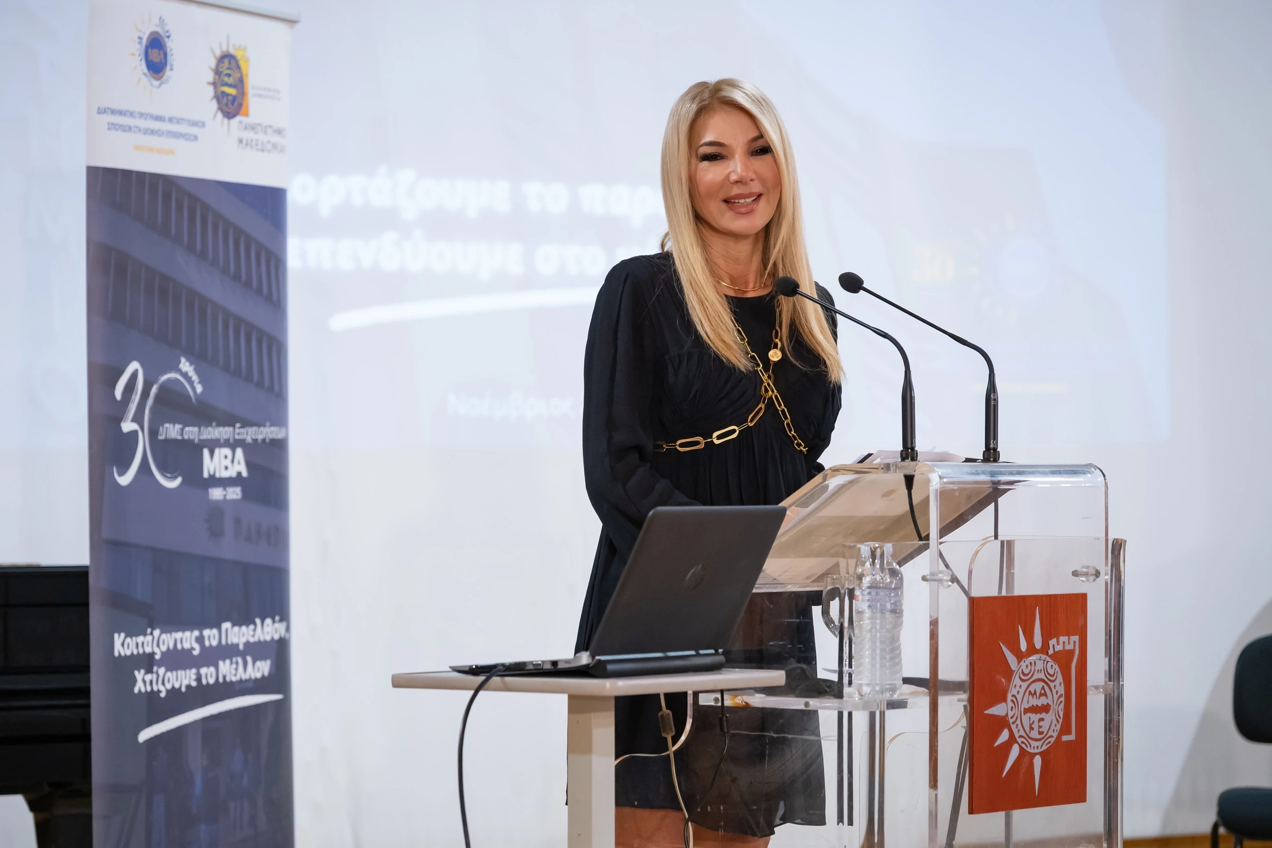 zizi-symeonidu-proedros-syllogu-apofiton.JPG?v=0