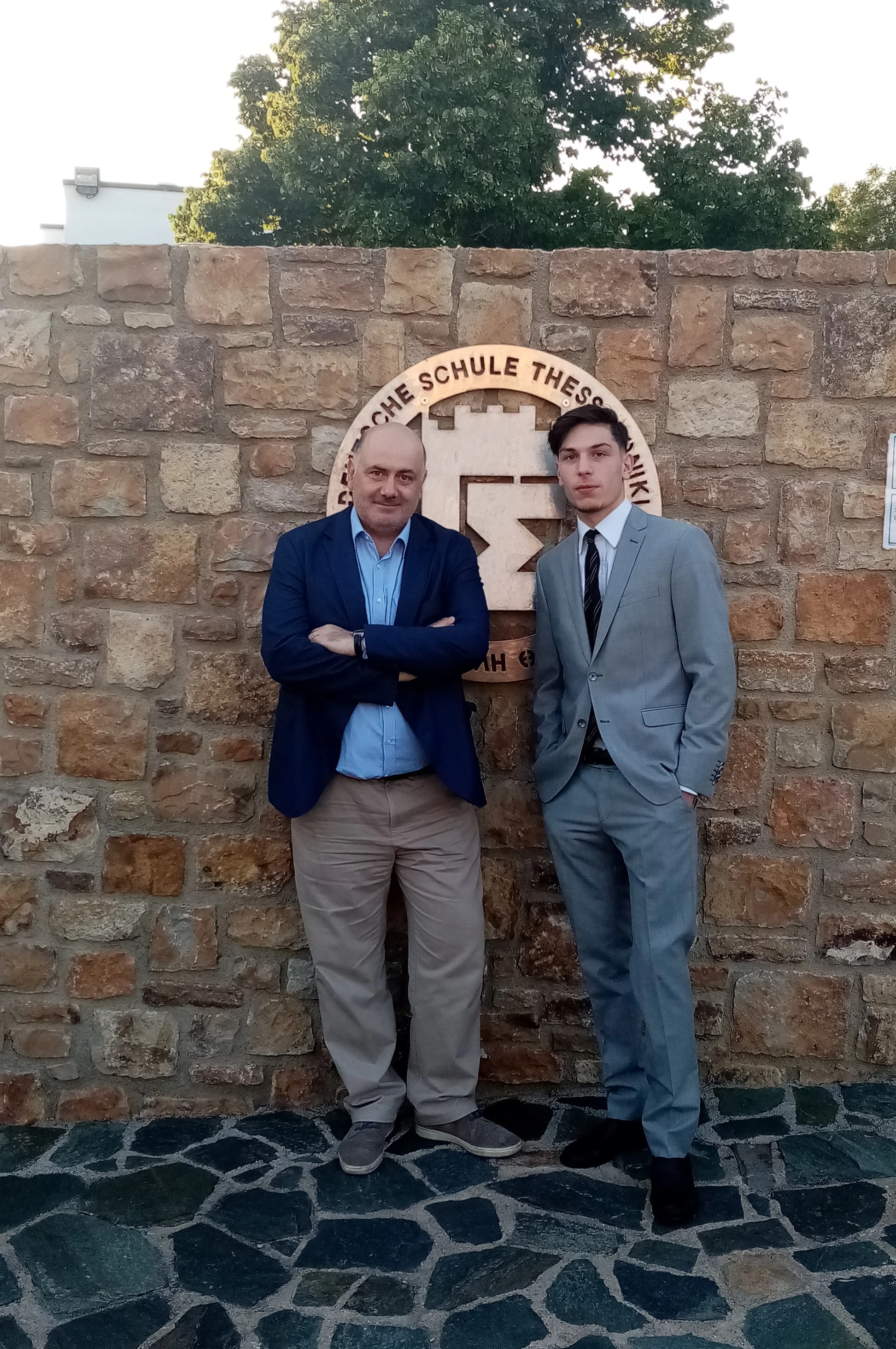 2020, με το γιο του Μιχάλη όταν πήρε το γερμανικό απολυτήριο