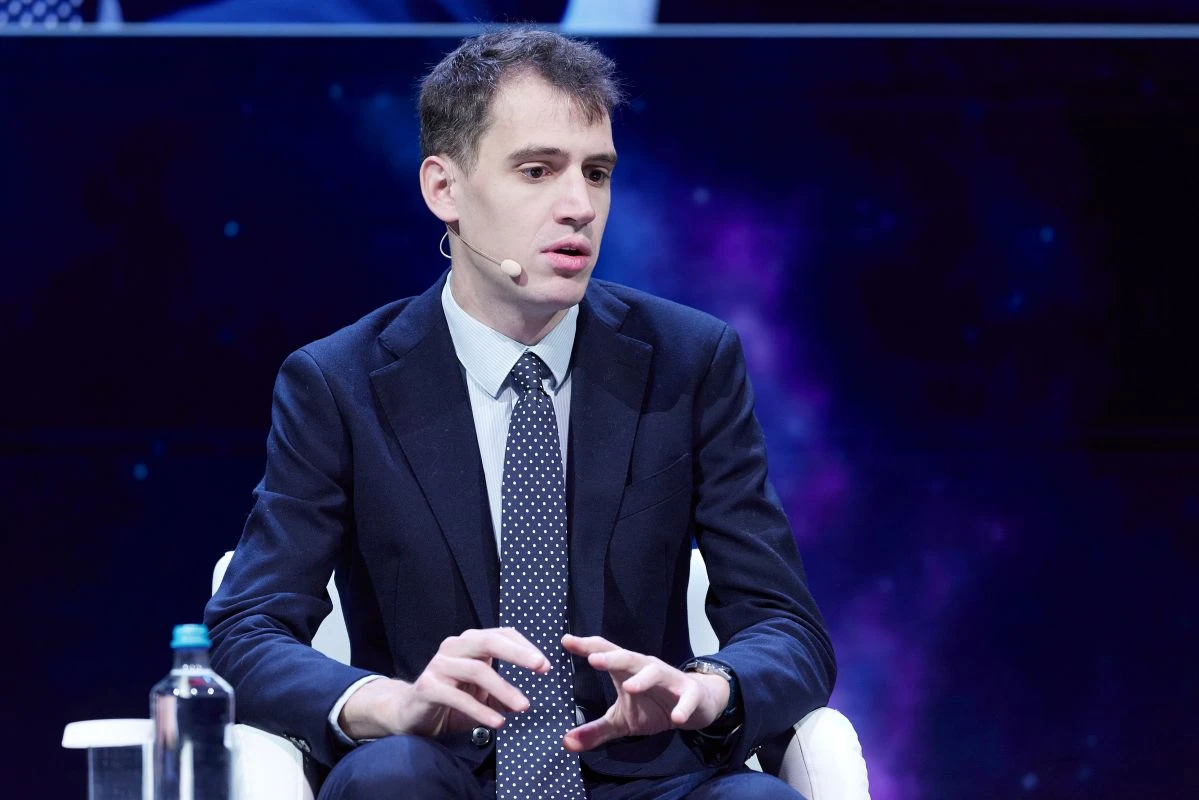 Ο Mensch της Mistral