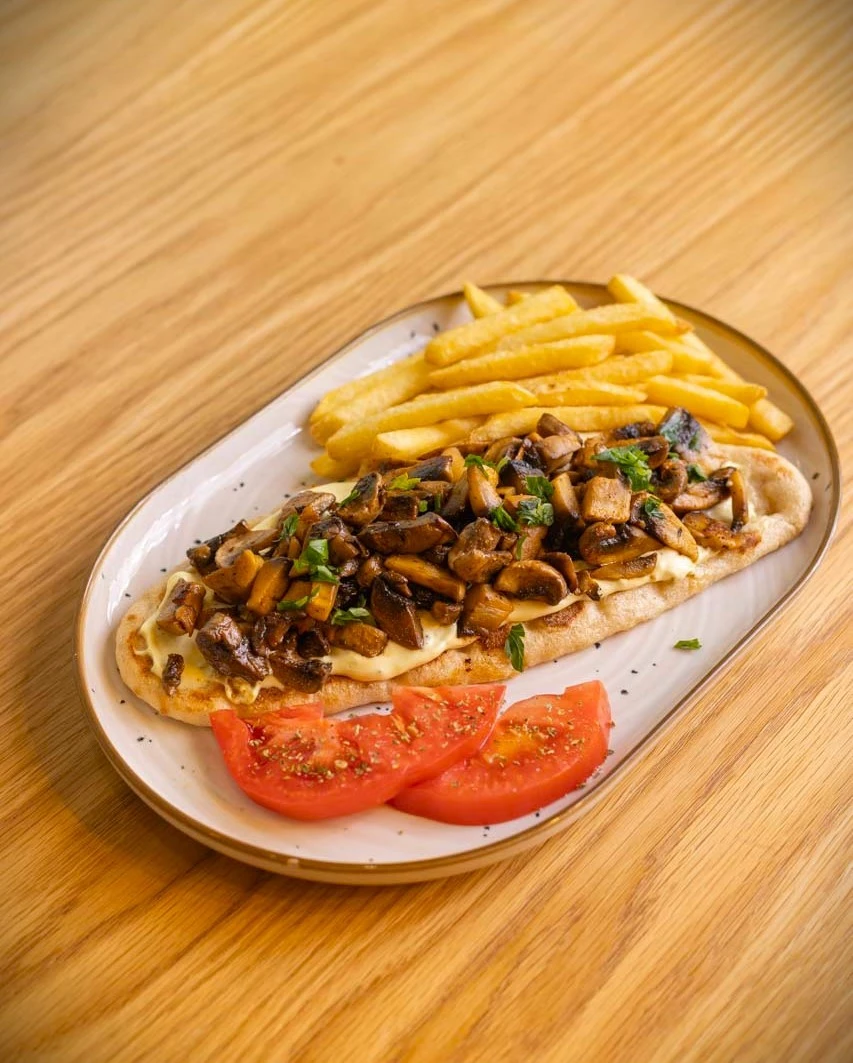 <i>Γυρλού μερίδα με μανιτάρια – vegan επιλογή</i>