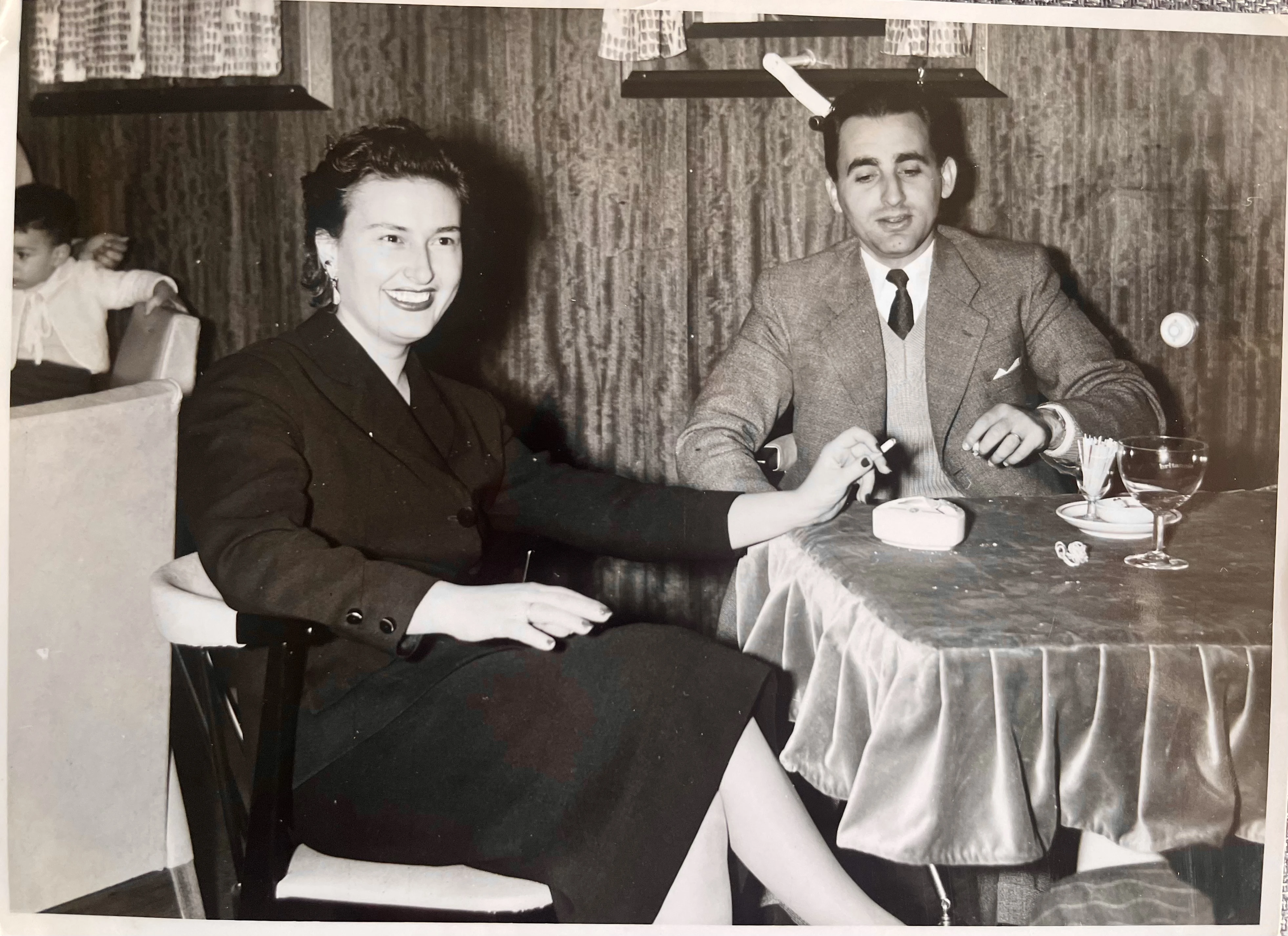 Οι γονείς του σε φωτογραφία εποχής