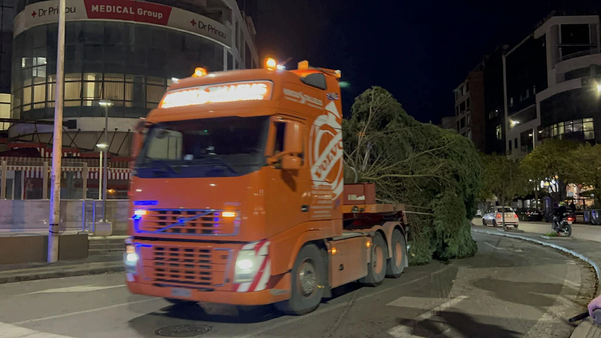 xristoygenna-thessaloniki-dentro-2025-4.jpg?v=0 xristoygenna-thessaloniki-dentro-2025-4.jpg?v=0