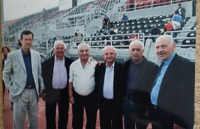Με τις παλιές δόξες του ποδοσφαίρου Λάμπη Κουιρουκίδη, Μίμη Παπαιωάννου, Γιώργο Νιφαδόπουλο, Λέανδρο Συμεωνίδη και Γιάννη Βένο