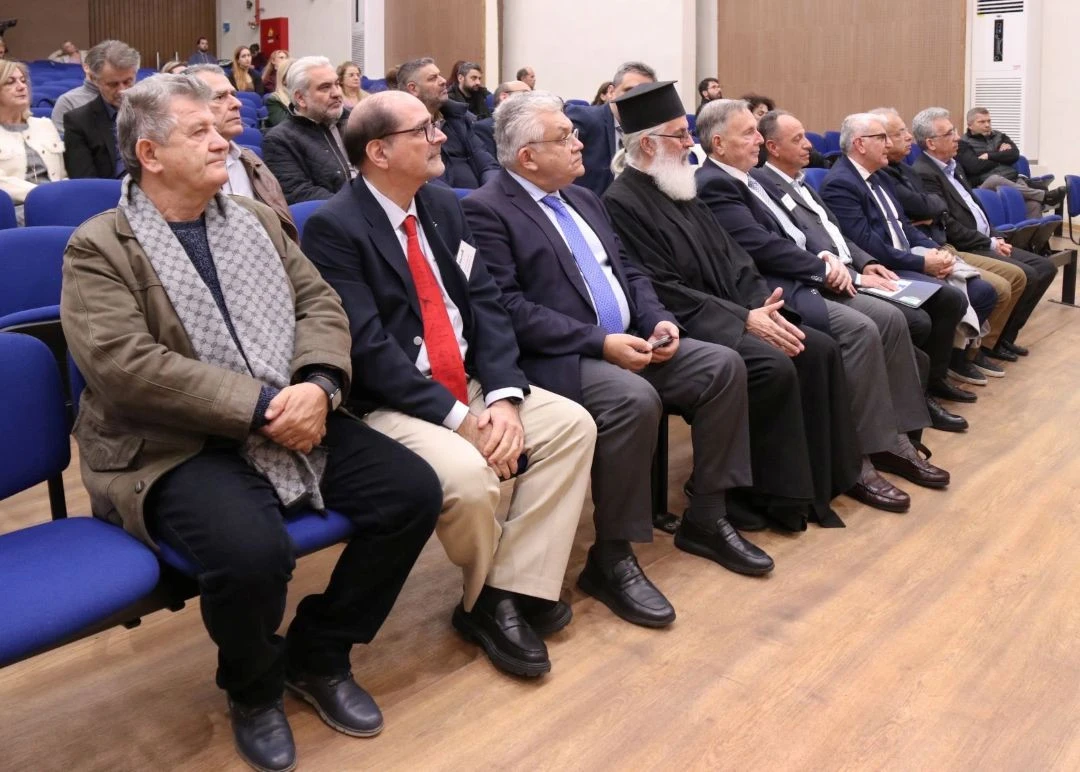 251217-me-ti-sindiorghanosi-tis-pkm-to-1o-diethnes-sinedrio-ai-education-foto-2.jpg?v=0