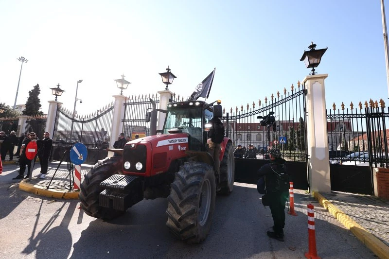 agrotes-limani-thessalonikis4.jpg?v=0