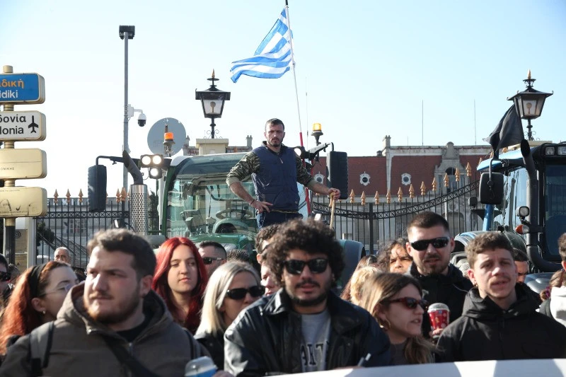 agrotes-limani-thessalonikis7.jpg?v=0