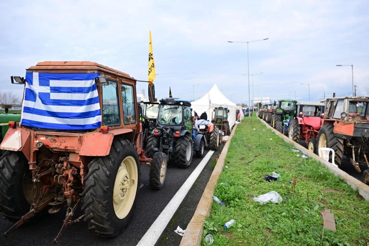 Εικόνα από σήμερα στο μπλόκο της Νίκαιας - Eurokinissi.gr