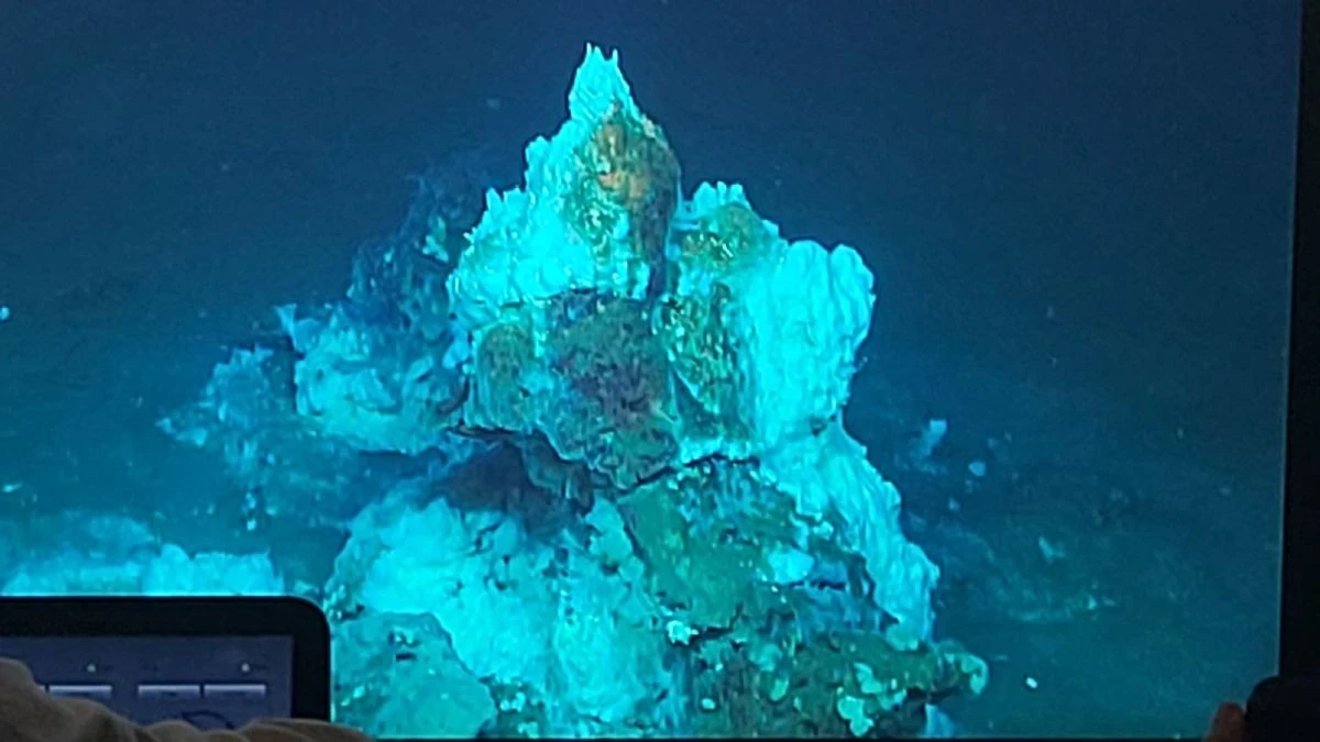 ydrothermika-pedia-milos-thalassa-vythos-ypothalassia003812025.jpg?v=0