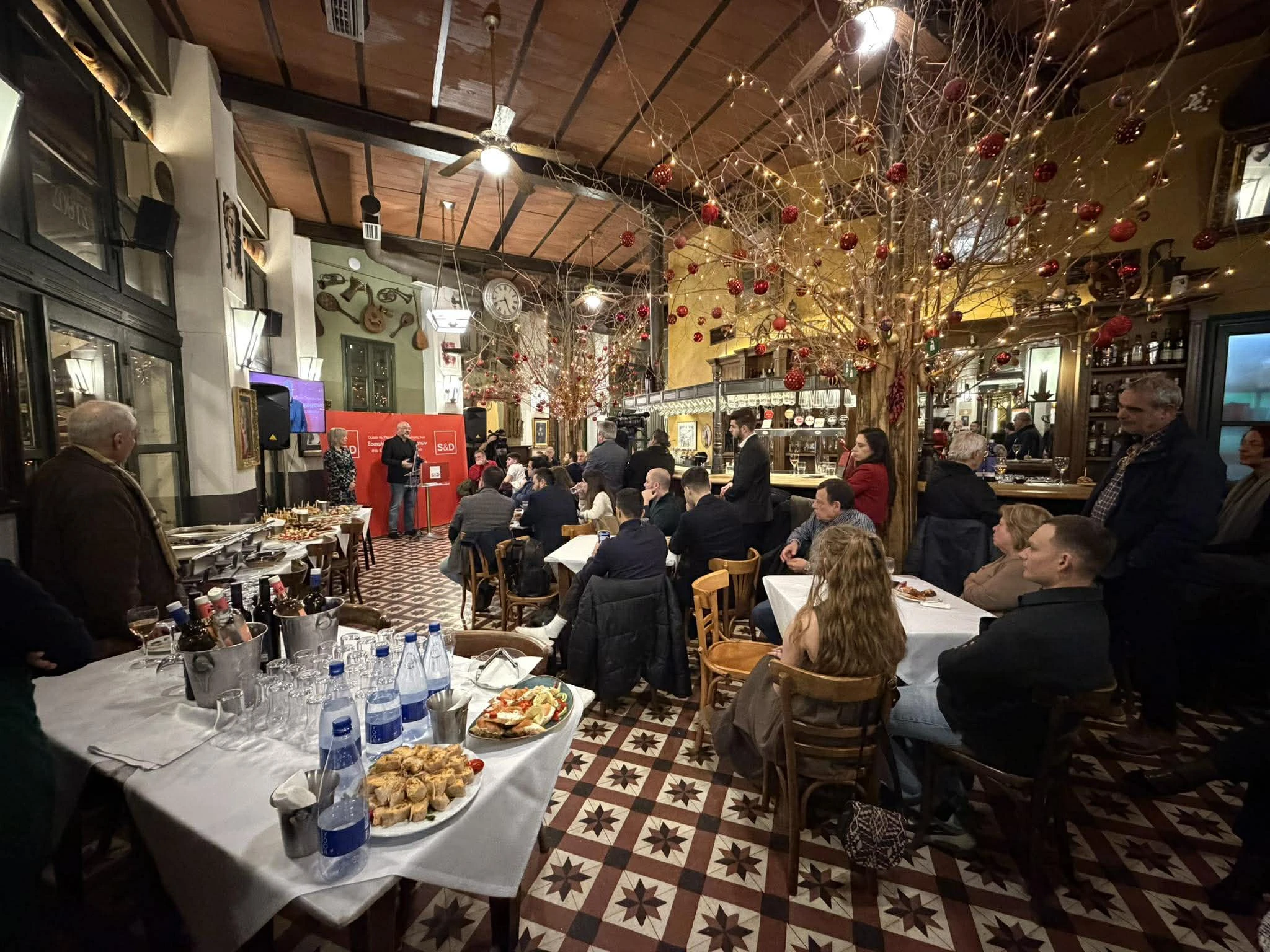 arnaoutoglou-ladadika-14.jpg?v=0