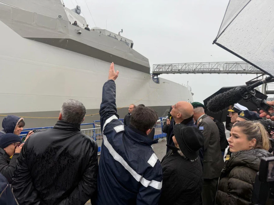 dendias-fregata.jpg?v=0