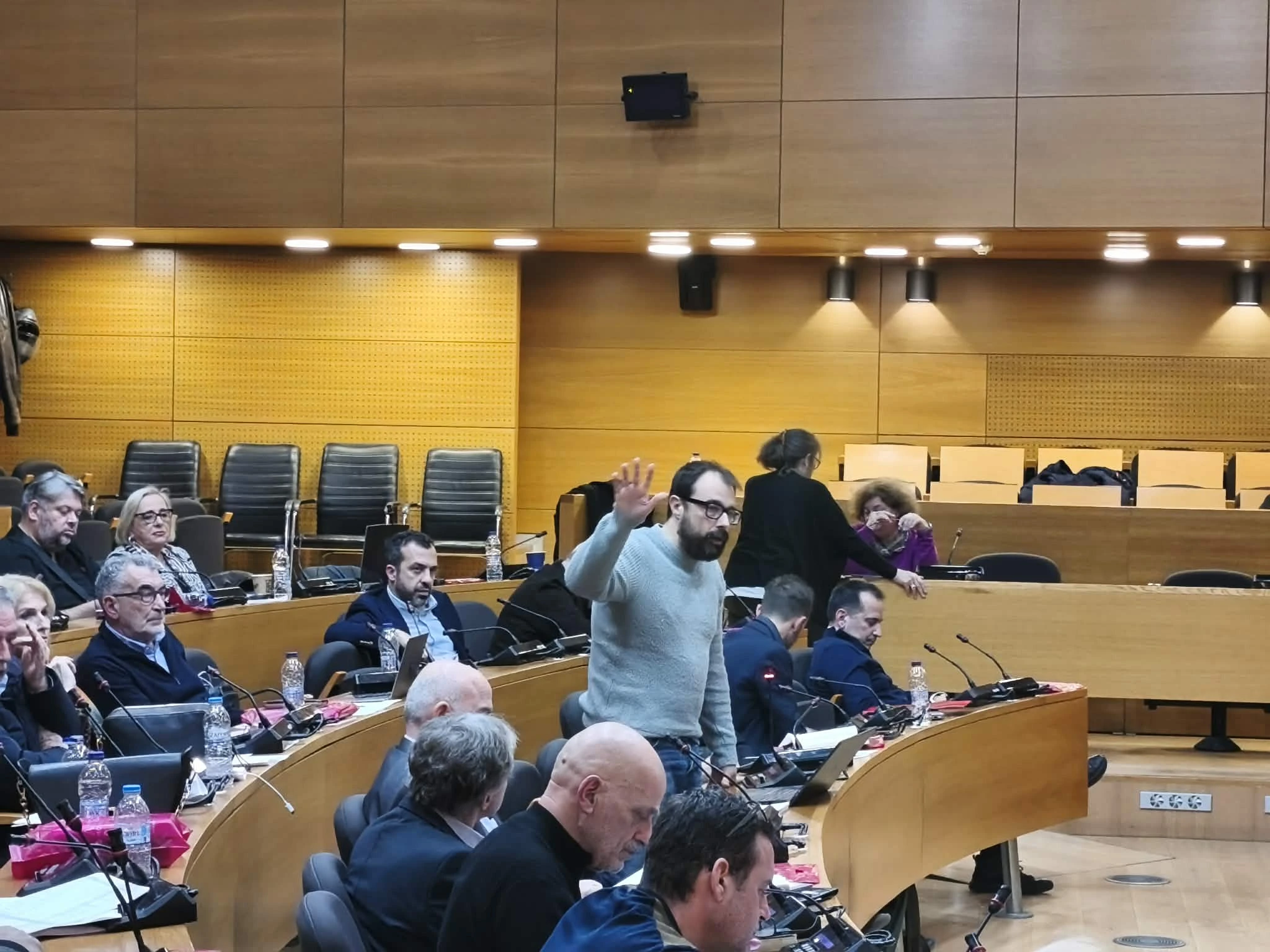 dimotiko-symvoulio-poypologismos-2.jpg?v=0 dimotiko-symvoulio-poypologismos-2.jpg?v=0