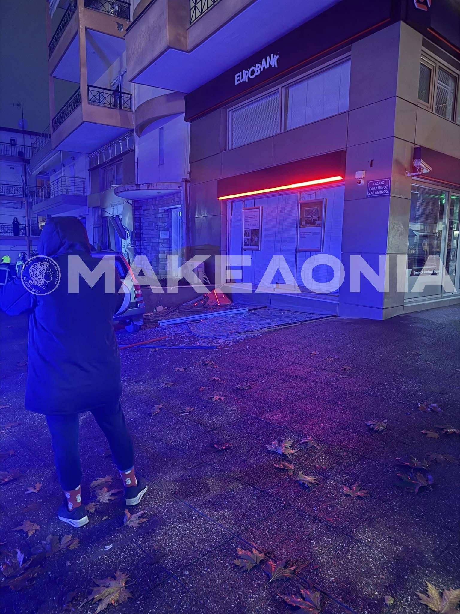 ekrixi-se-trapeza-ston-evosmo-8.jpg?v=0