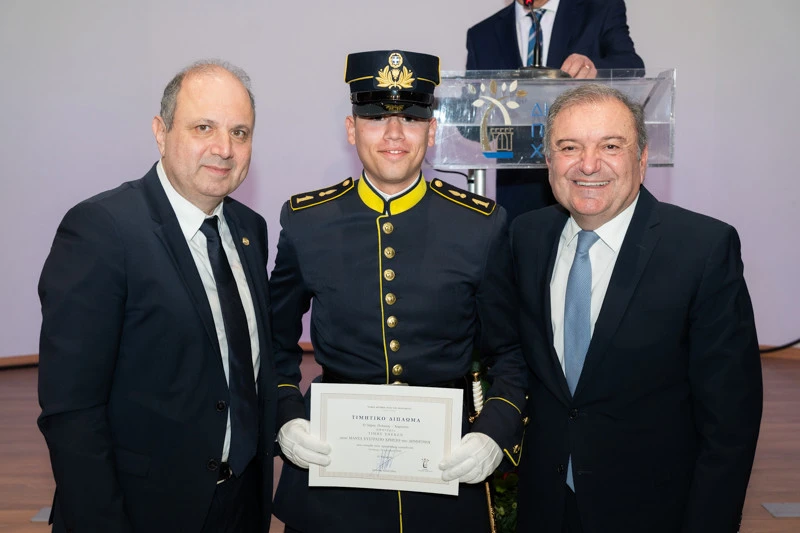 f0584e50-2c17-6975-704d-91a2c5439170.jpg?v=0