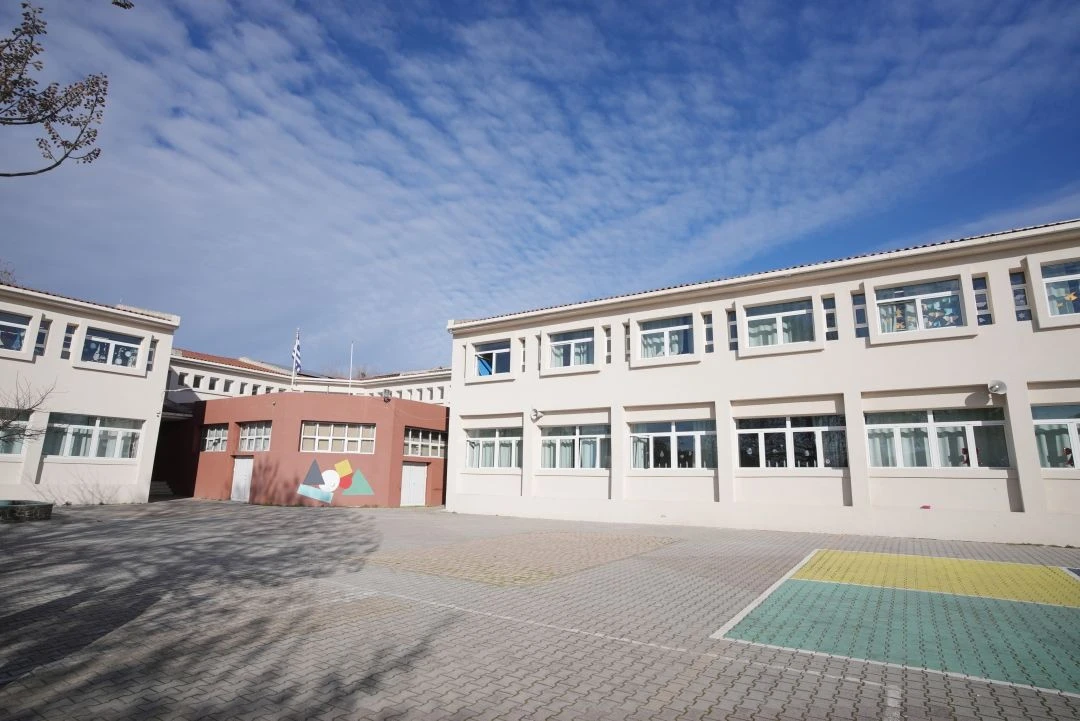 260109-i-perifereiarchis-kentrikis-makedonias-sto-energheiaka-anavathmismeno-dimotiko-scholio-ormylias-foto-3.JPG?v=0