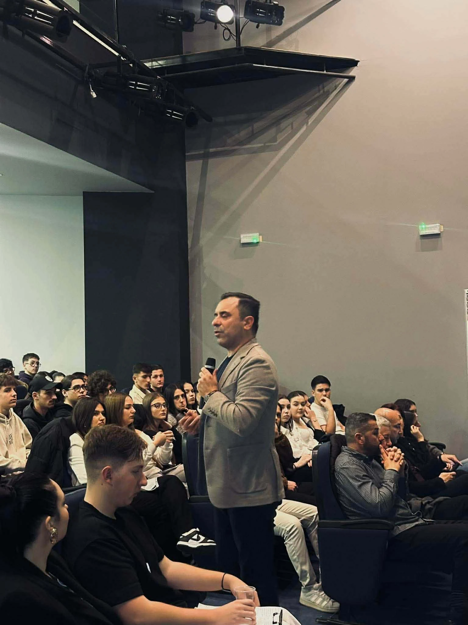 9f336d2b-f098-4b46-8e15-2b37a97fa5f3.jpg?v=0