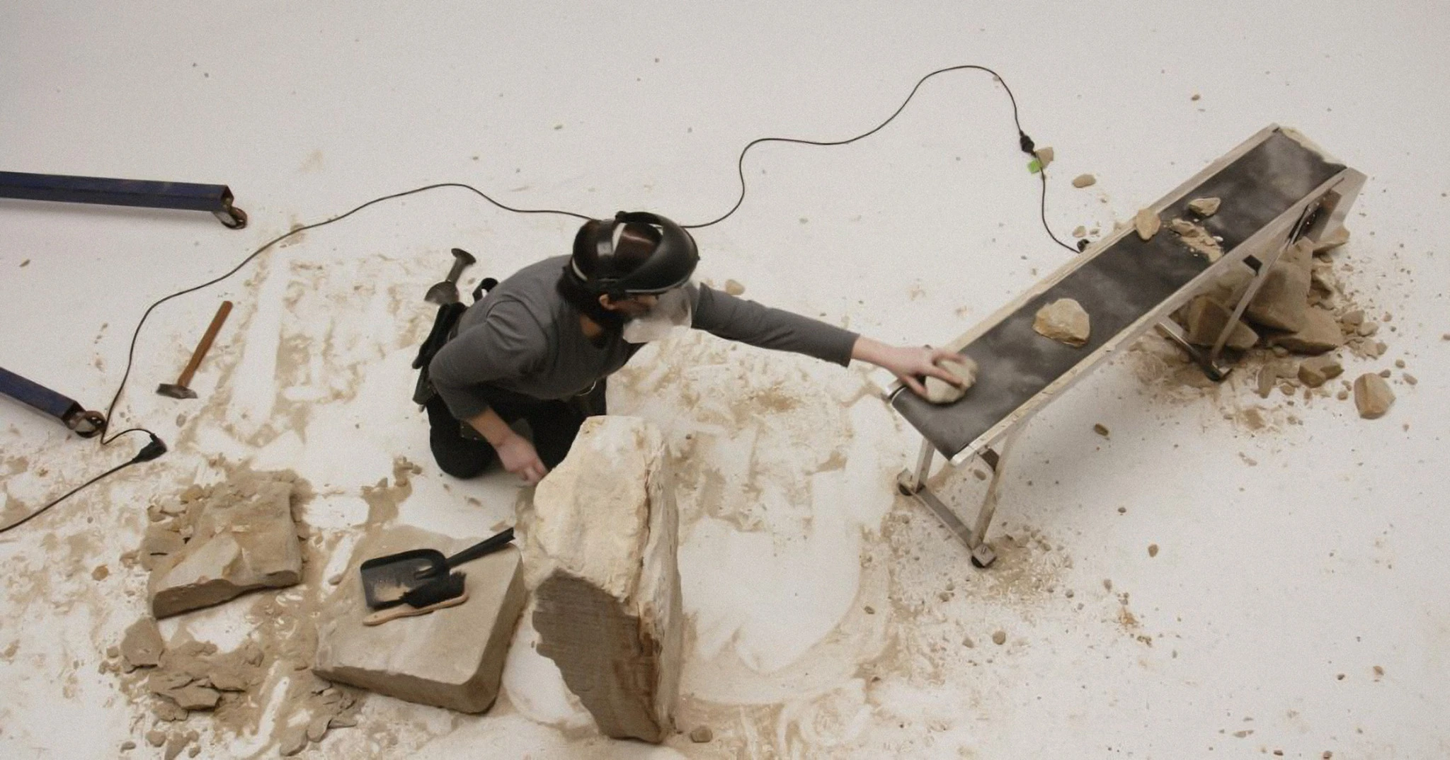 Amanda Bennetts,&nbsp;Carve Crevice from Grace, 2024, μονοκάναλο ψηφιακό βίντεο, έγχρωμο, στερεοφωνικός ήχος, διάρκεια: 11’. Ανάθεση από τη Sydney Opera House και Accessible Arts