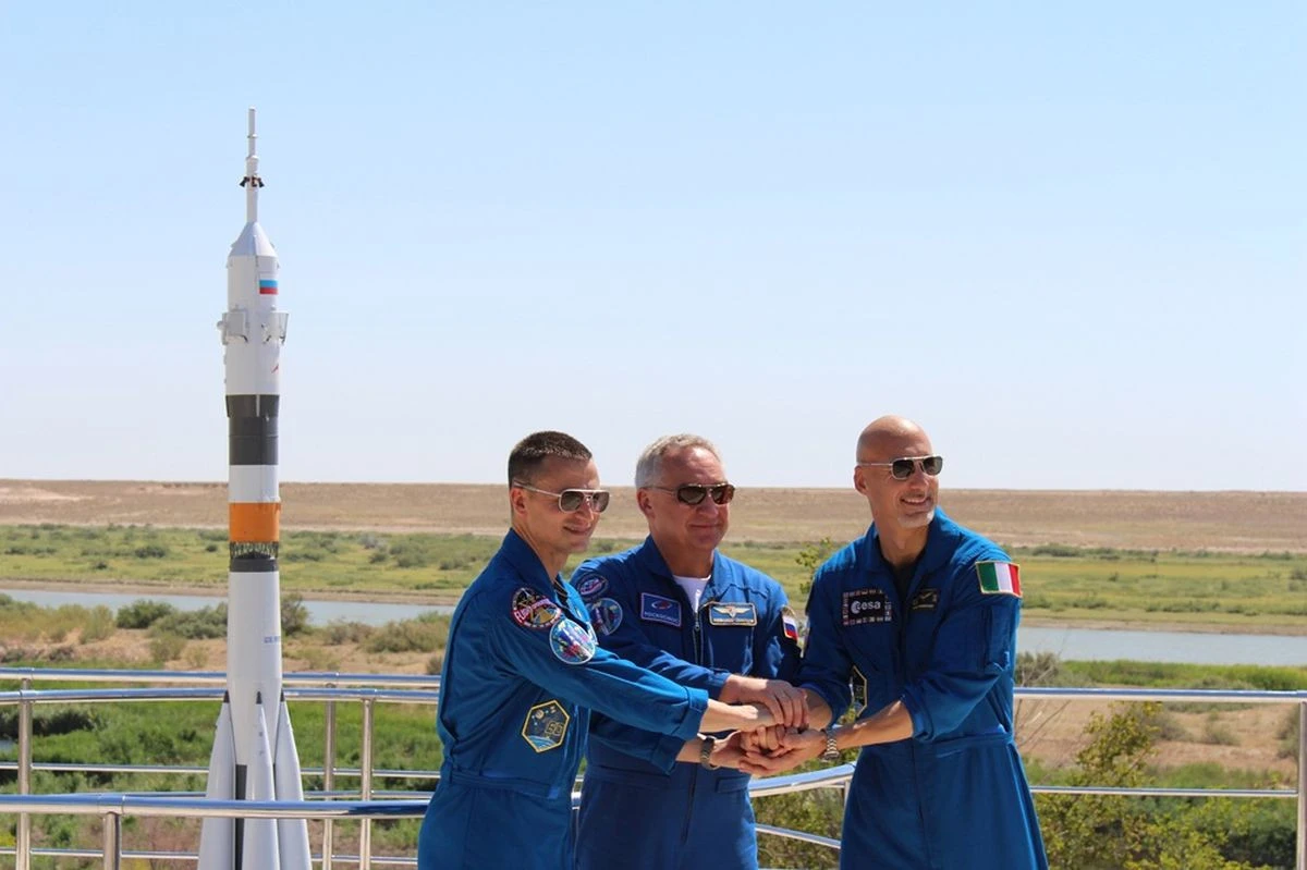 esa-ekpaideytis-astronauton-golemis-papastergiou004612026.jpg?v=0