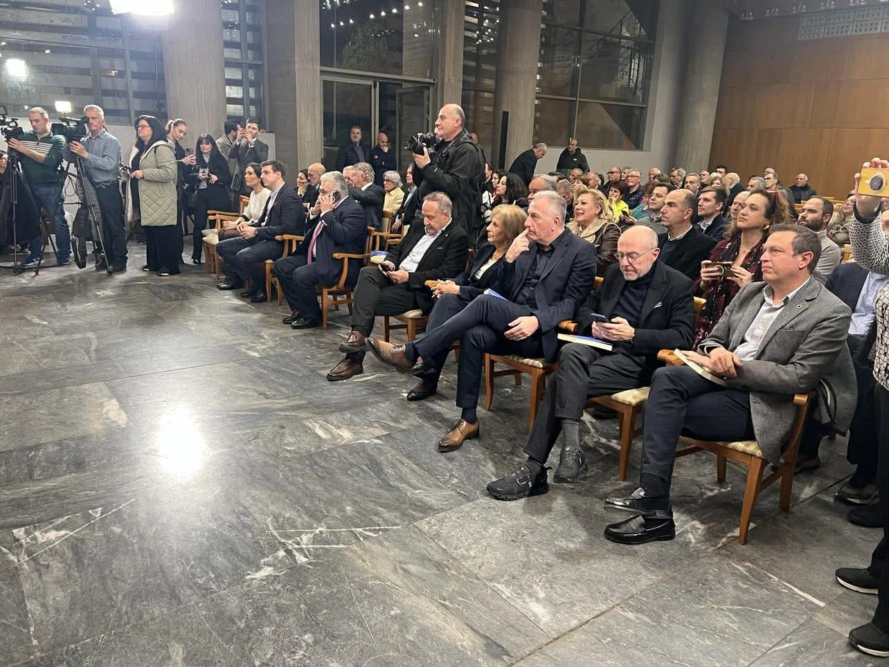 patelis-vivlio-3.jpg?v=0