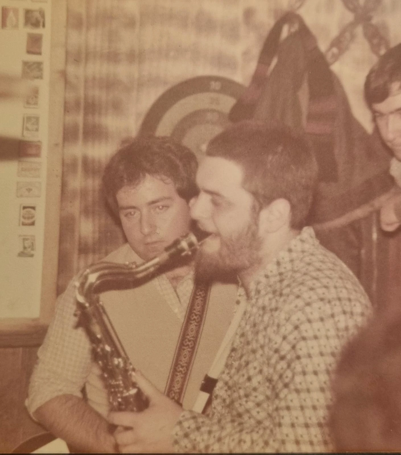 Από τα πρώτα «τζαμαρίσματα» στην pub Βέλος στις Σέρρες