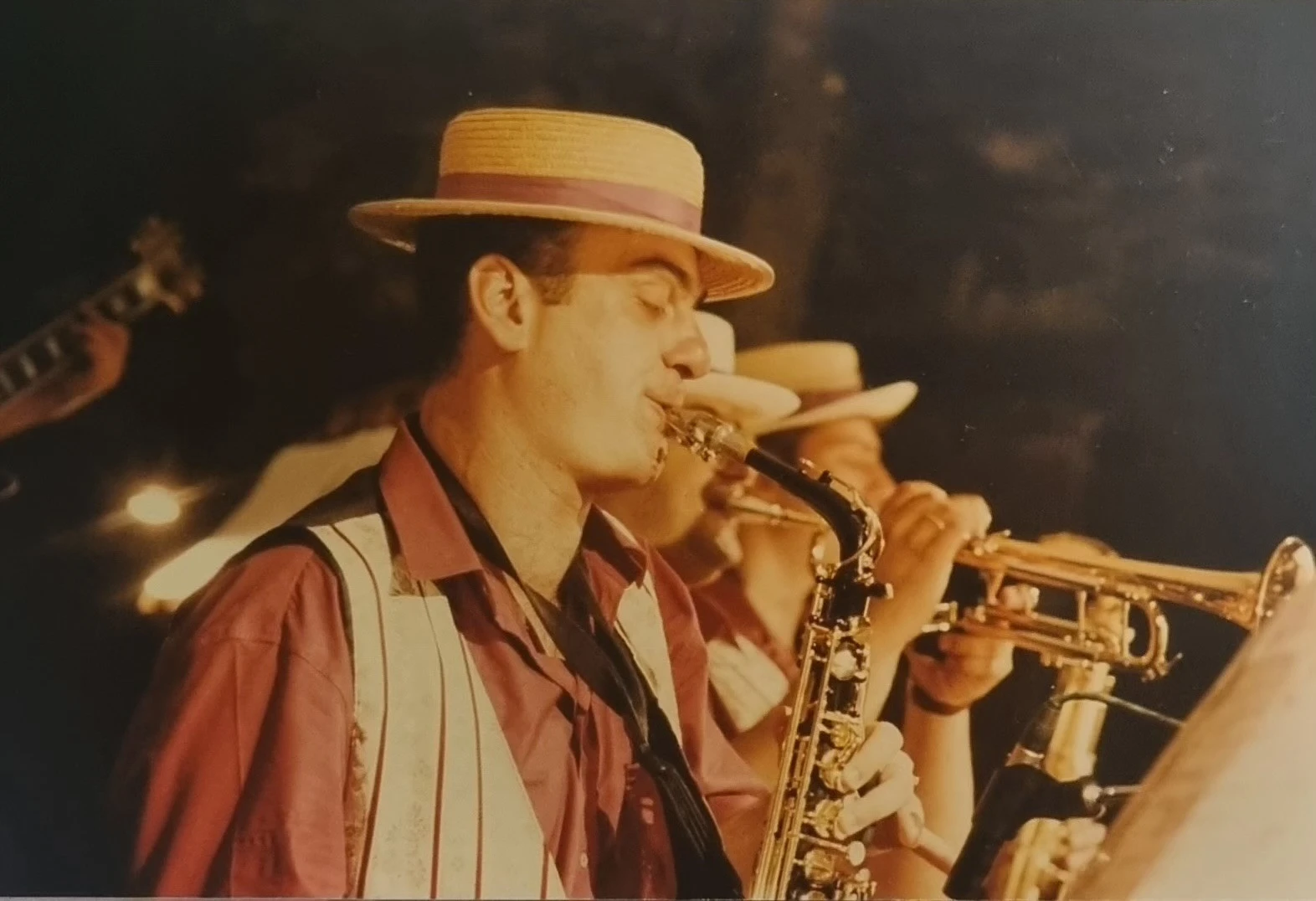 Σε πρώτο πλάνο από συναυλία στο Μύλο το 1994