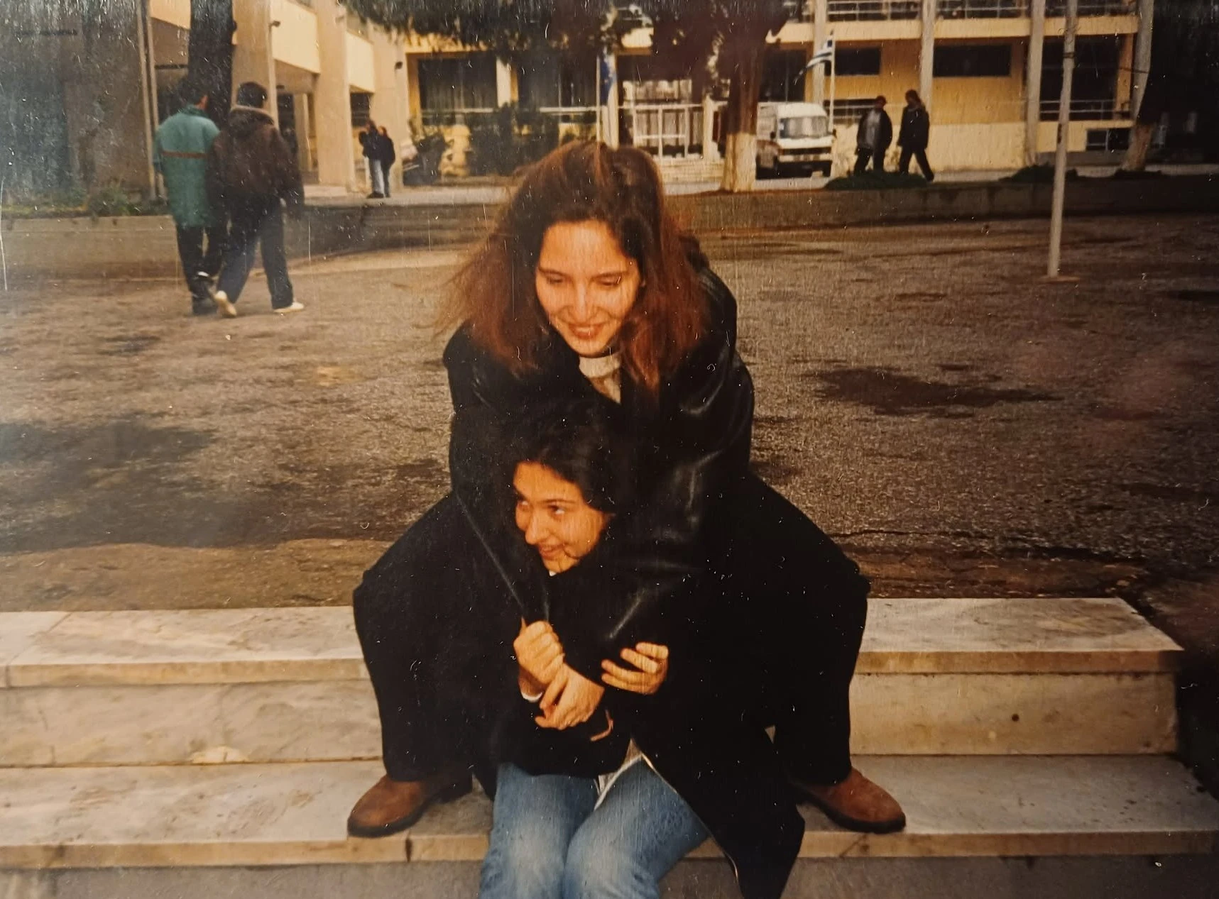 Από τα γυμνασιακά χρόνια με αγαπημένη φίλη