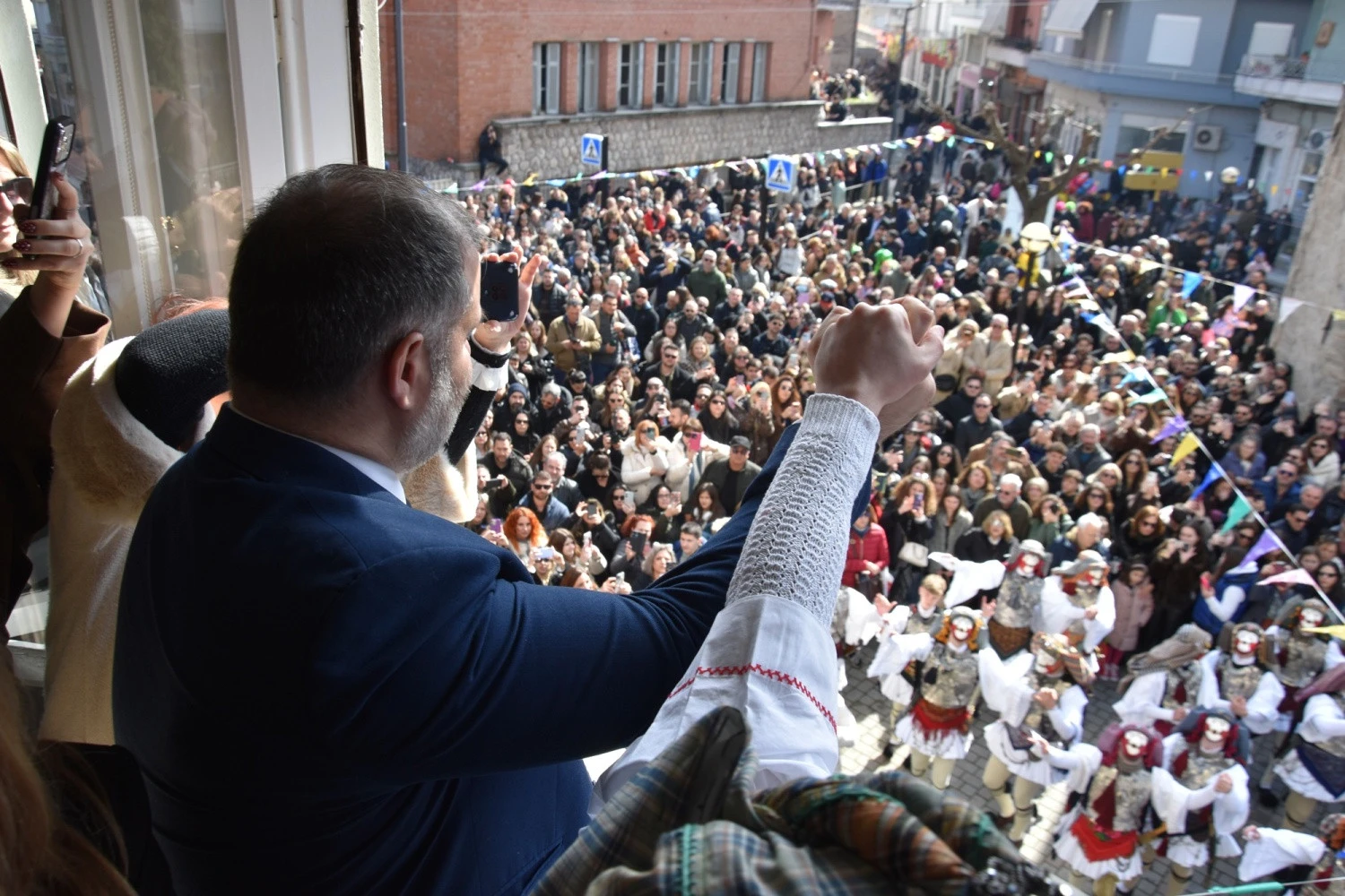 koryfosiapokriasnaoussa202637.JPG?v=0