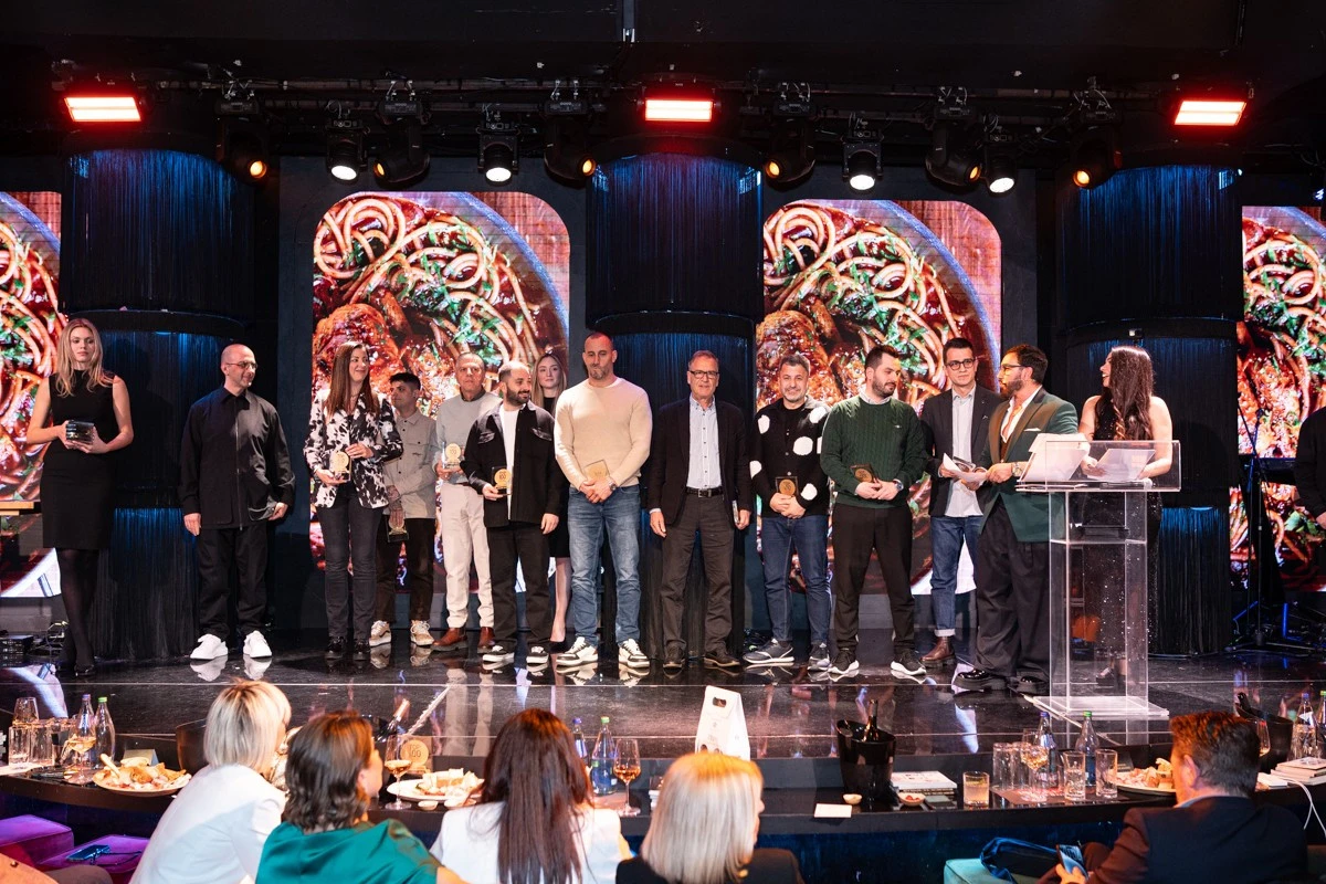 top-100-awards-25.jpg?v=0